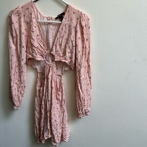 Forever 21 pink flowered waist cut out short dress